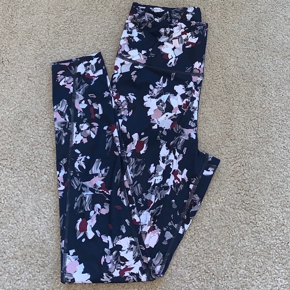 Floral Athleta Leggings 🌺